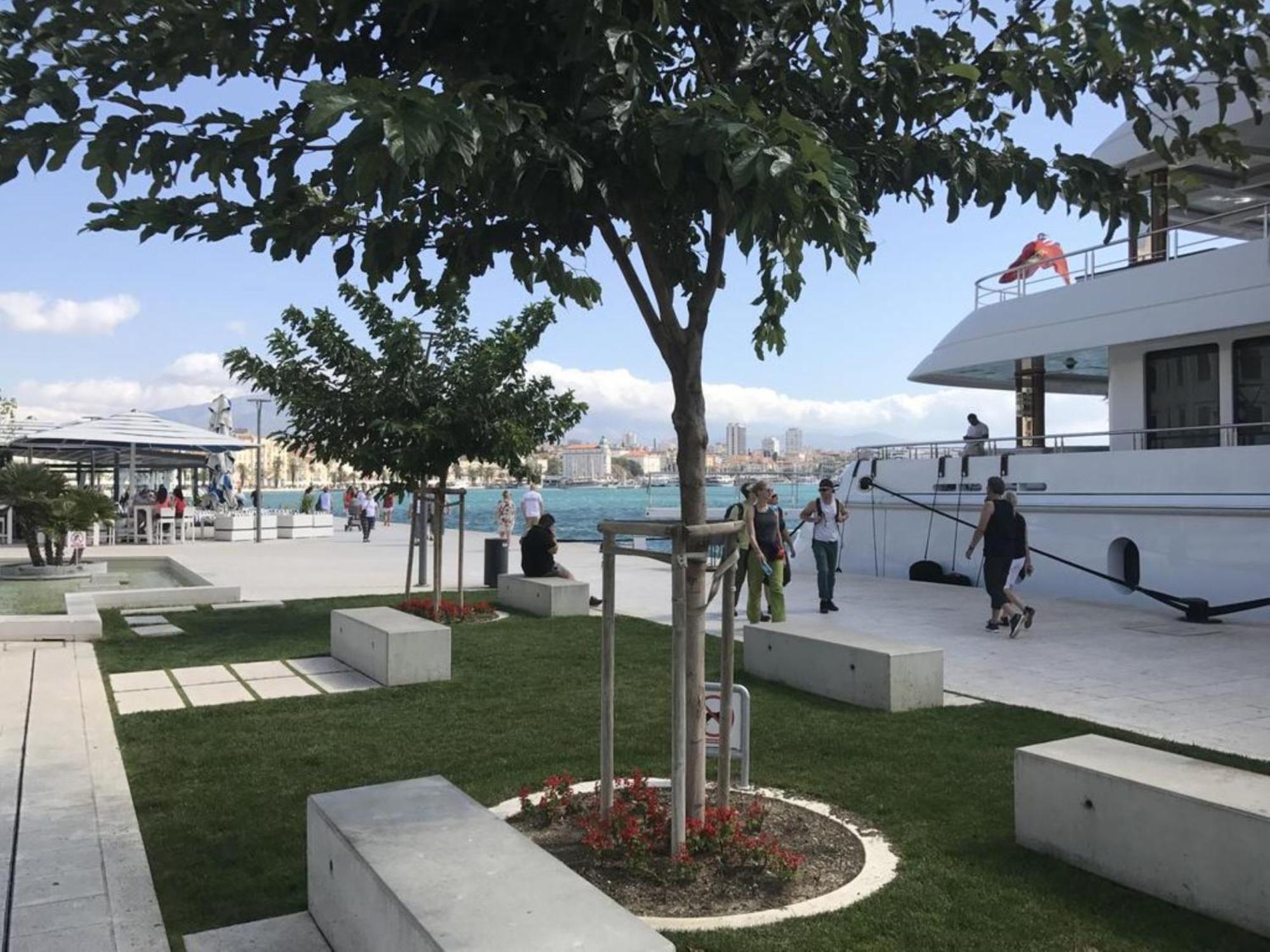 Beachfront Apartment Drazen, With Garden And Parking Split Exteriér fotografie