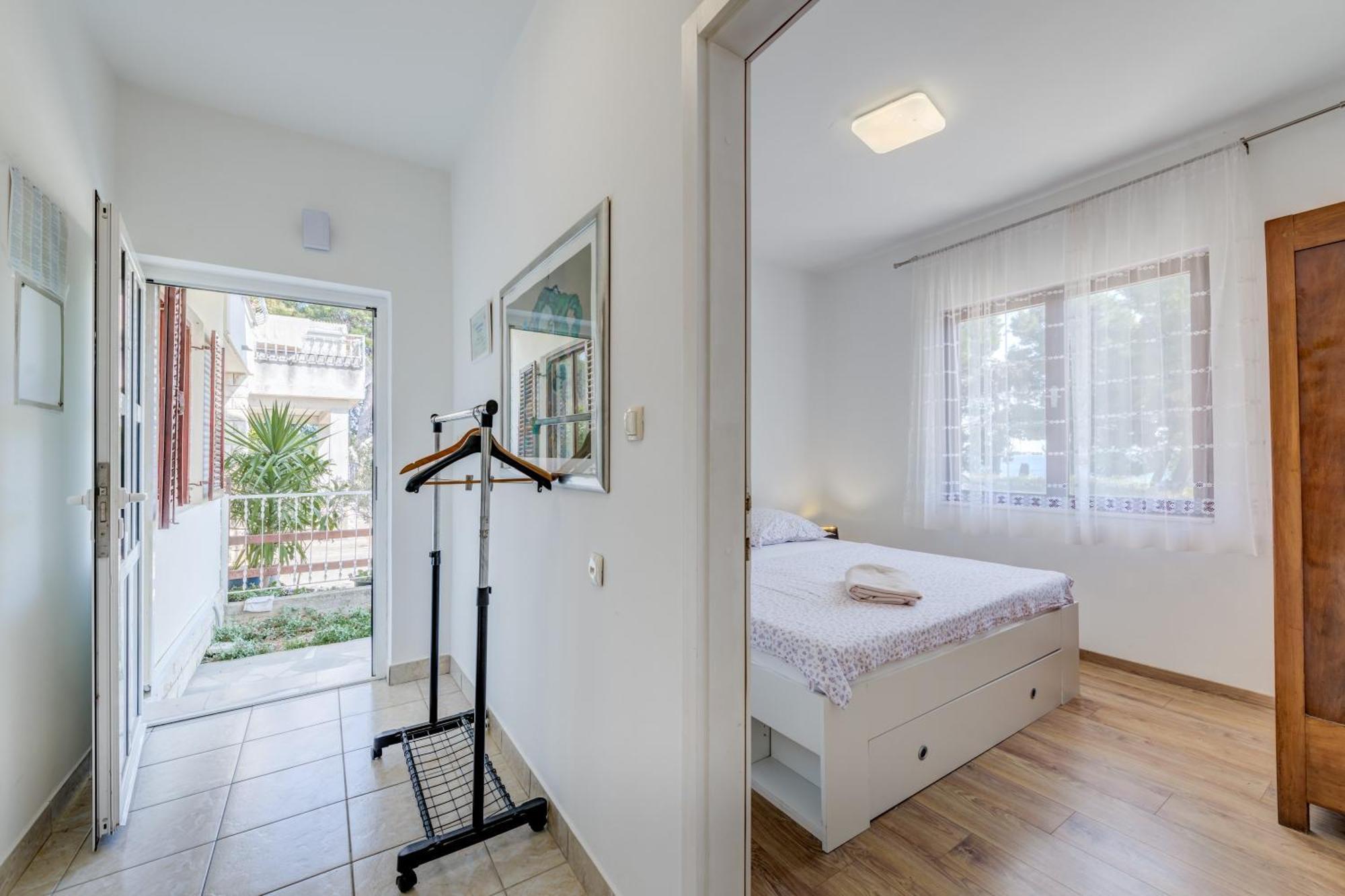 Beachfront Apartment Drazen, With Garden And Parking Split Exteriér fotografie
