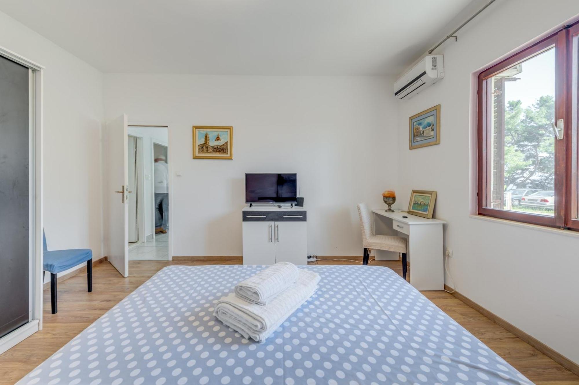 Beachfront Apartment Drazen, With Garden And Parking Split Exteriér fotografie